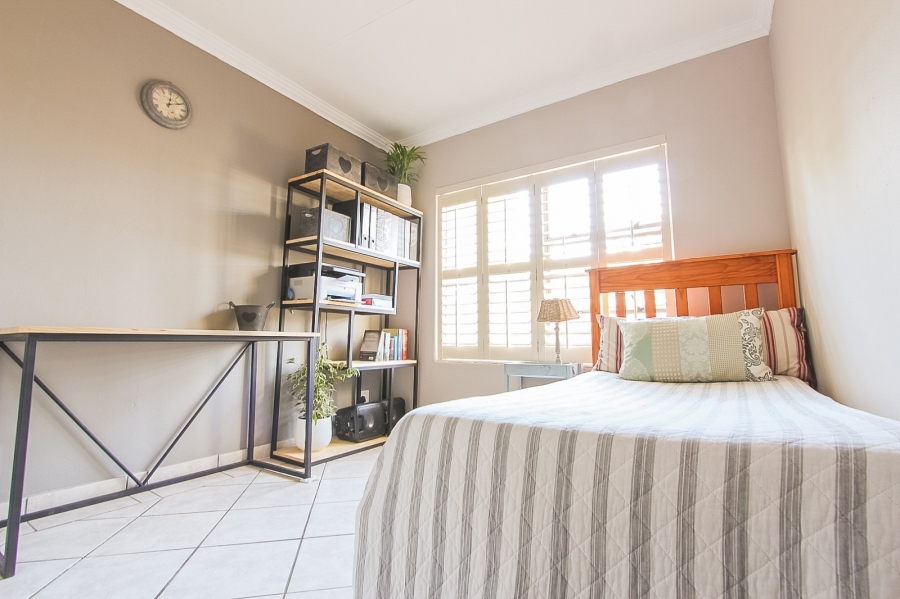 To Let 2 Bedroom Property for Rent in Miederpark North West